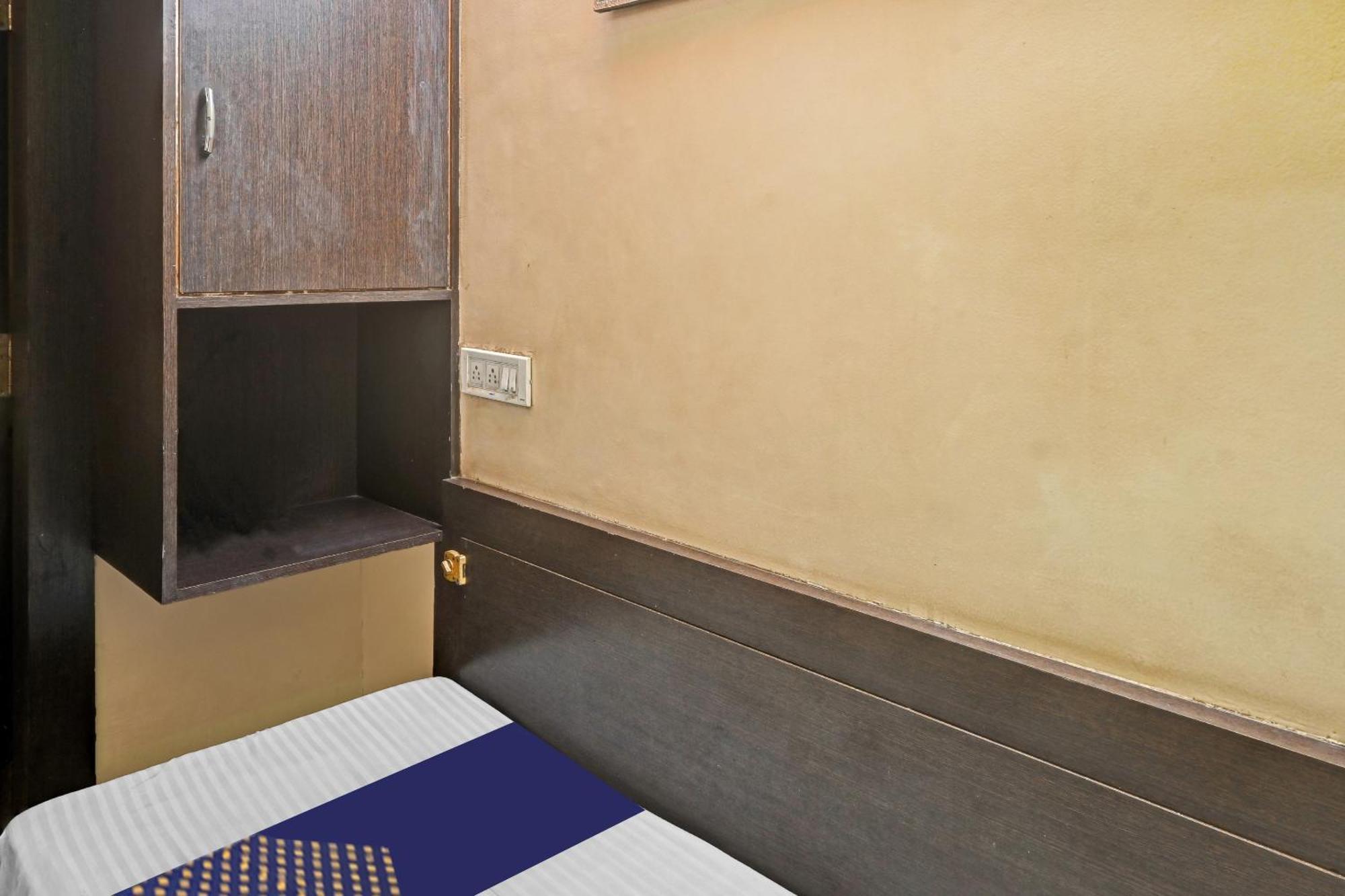 Hotel O Sai Leela Residency Chalisgaon Exterior foto